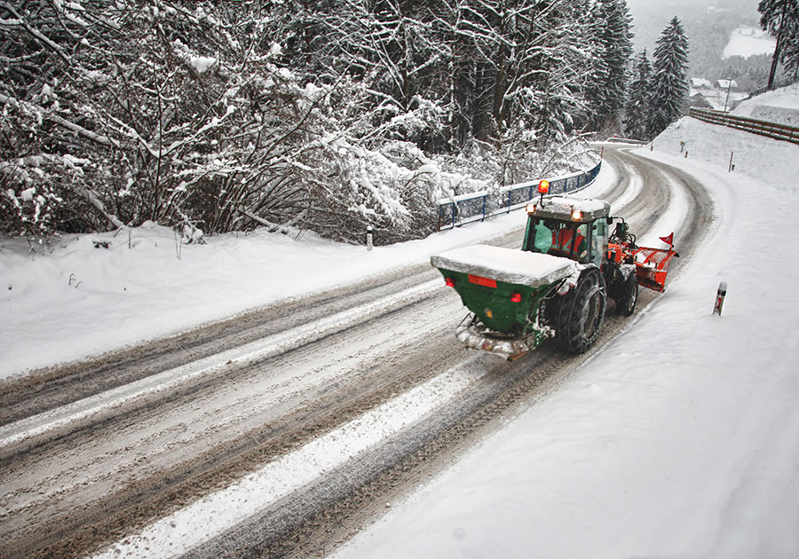 Spazzaneve al lavoro